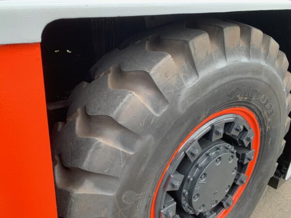 TOW TUG - BLISS FOX F200D PUSHBACK TRACTOR DIESEL - Image 11