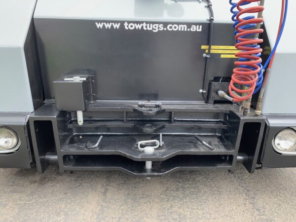 TOW TUG - BLISS FOX F200D PUSHBACK TRACTOR DIESEL - Image 5