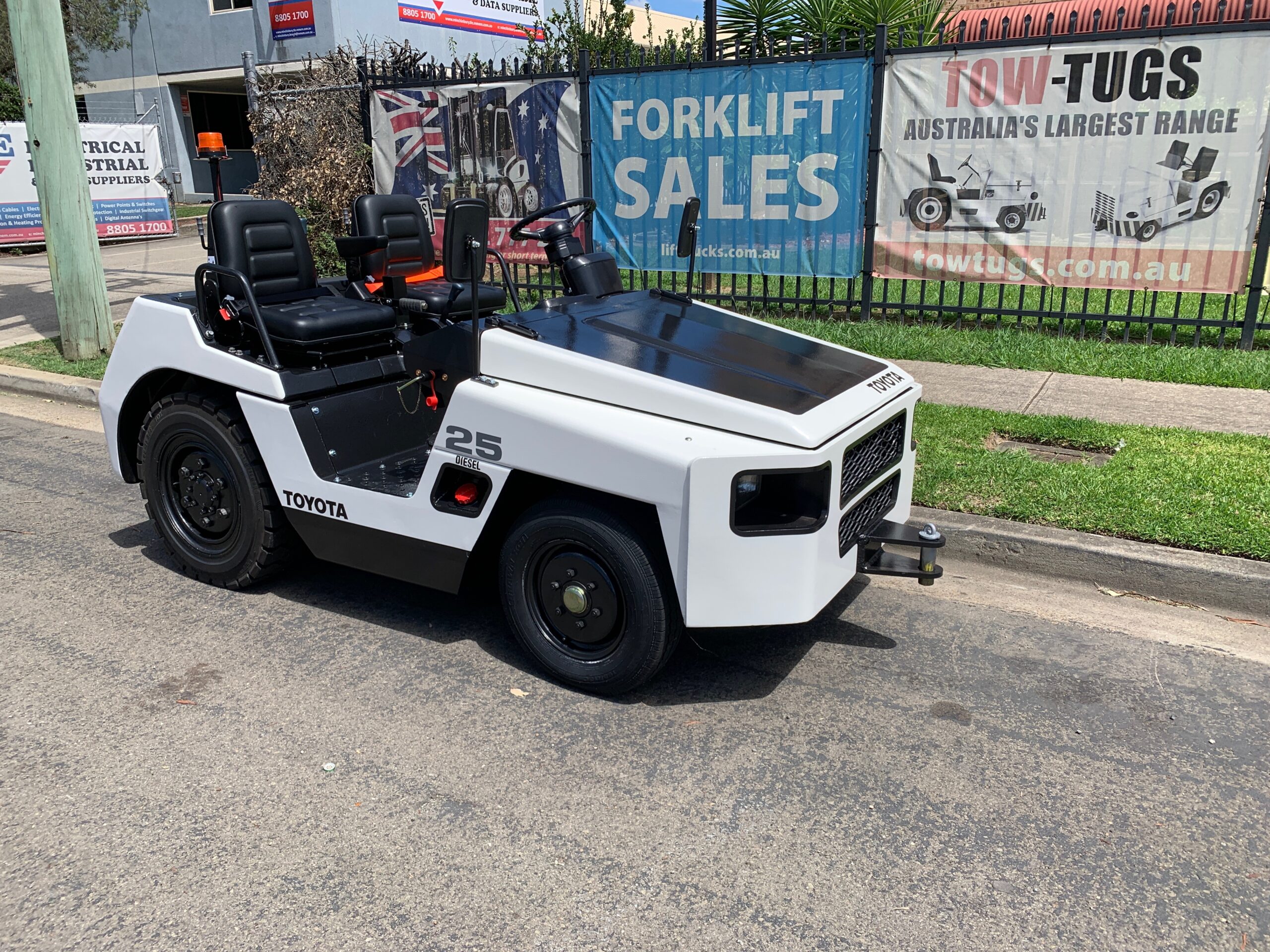 TOW TUG - TOYOTA 02-2TD25 DIESEL (S026)