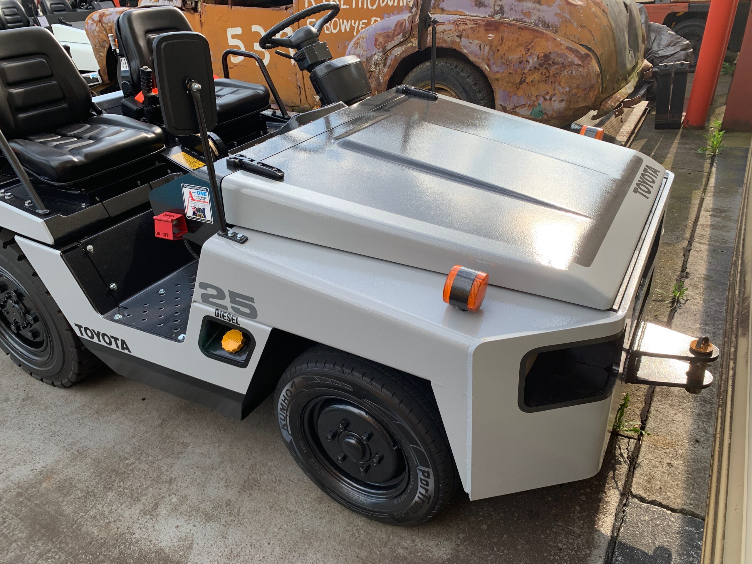 TOW TUG - TOYOTA 02-2TD25 DIESEL (S028)
