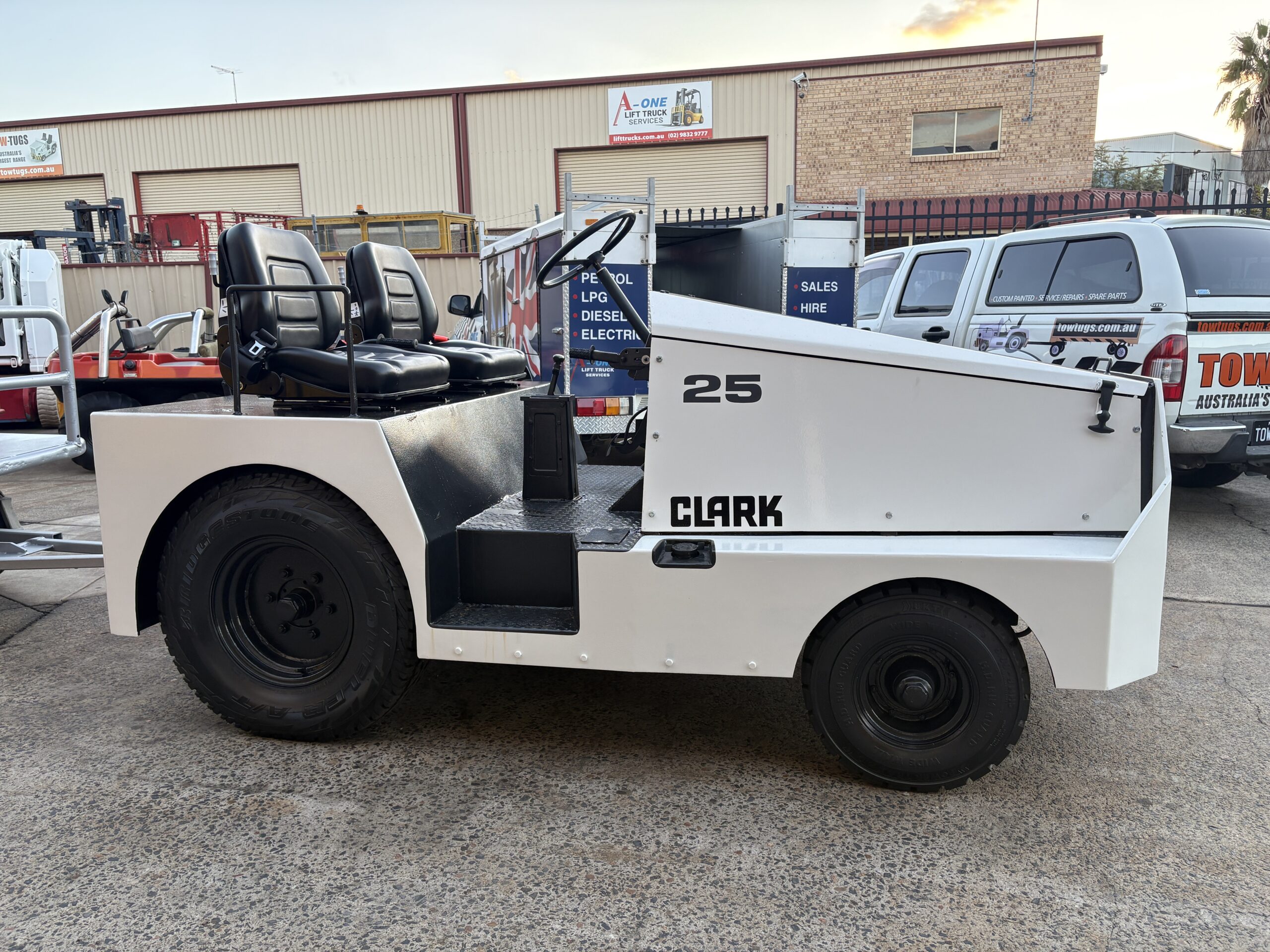 TOW TUG - CLARK PETROL TUG & TRAILER COMBO - Image 6