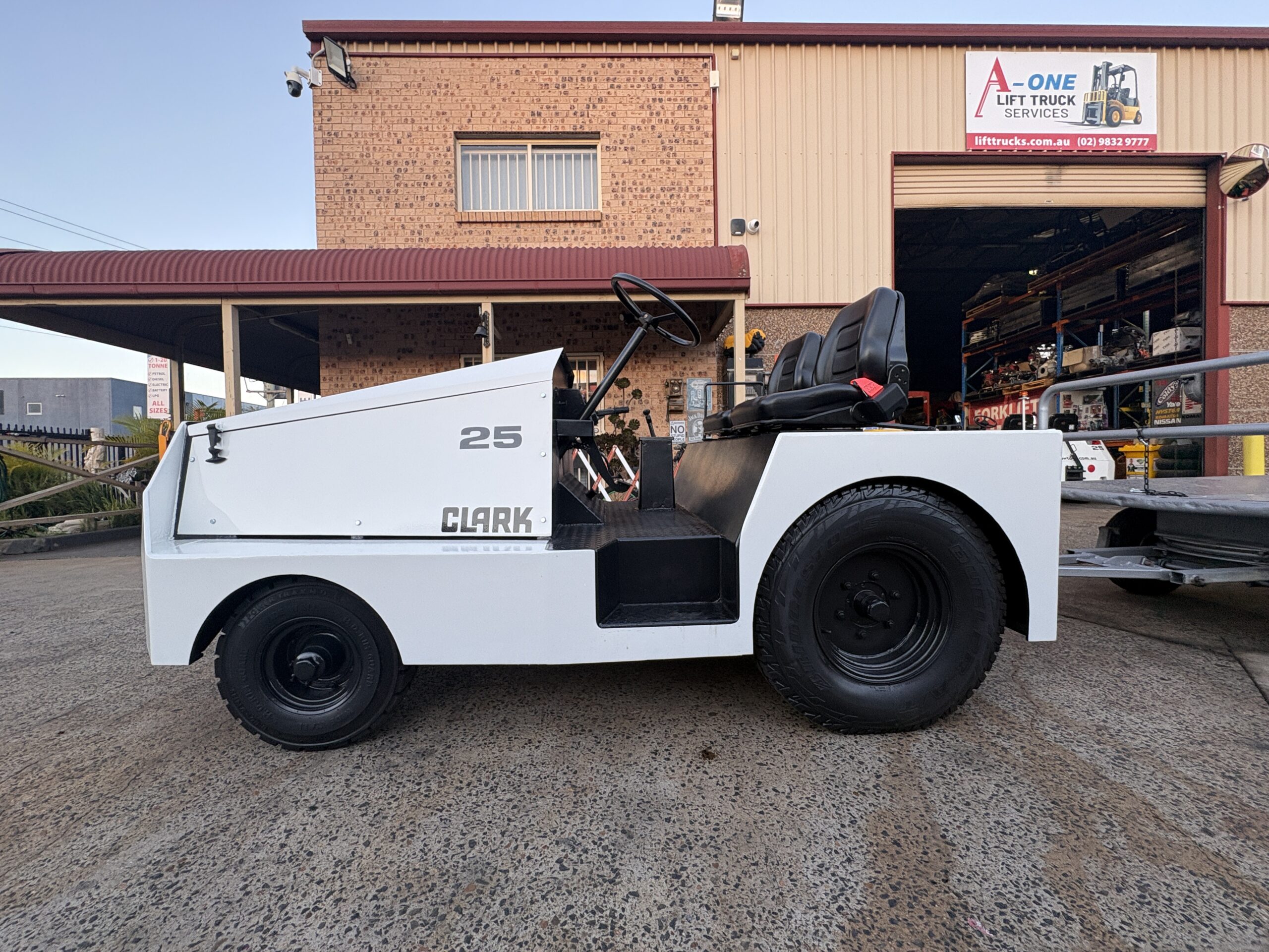 TOW TUG - CLARK PETROL TUG & TRAILER COMBO - Image 2